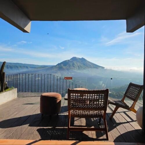 Akasa Cafe with Mount Batur view